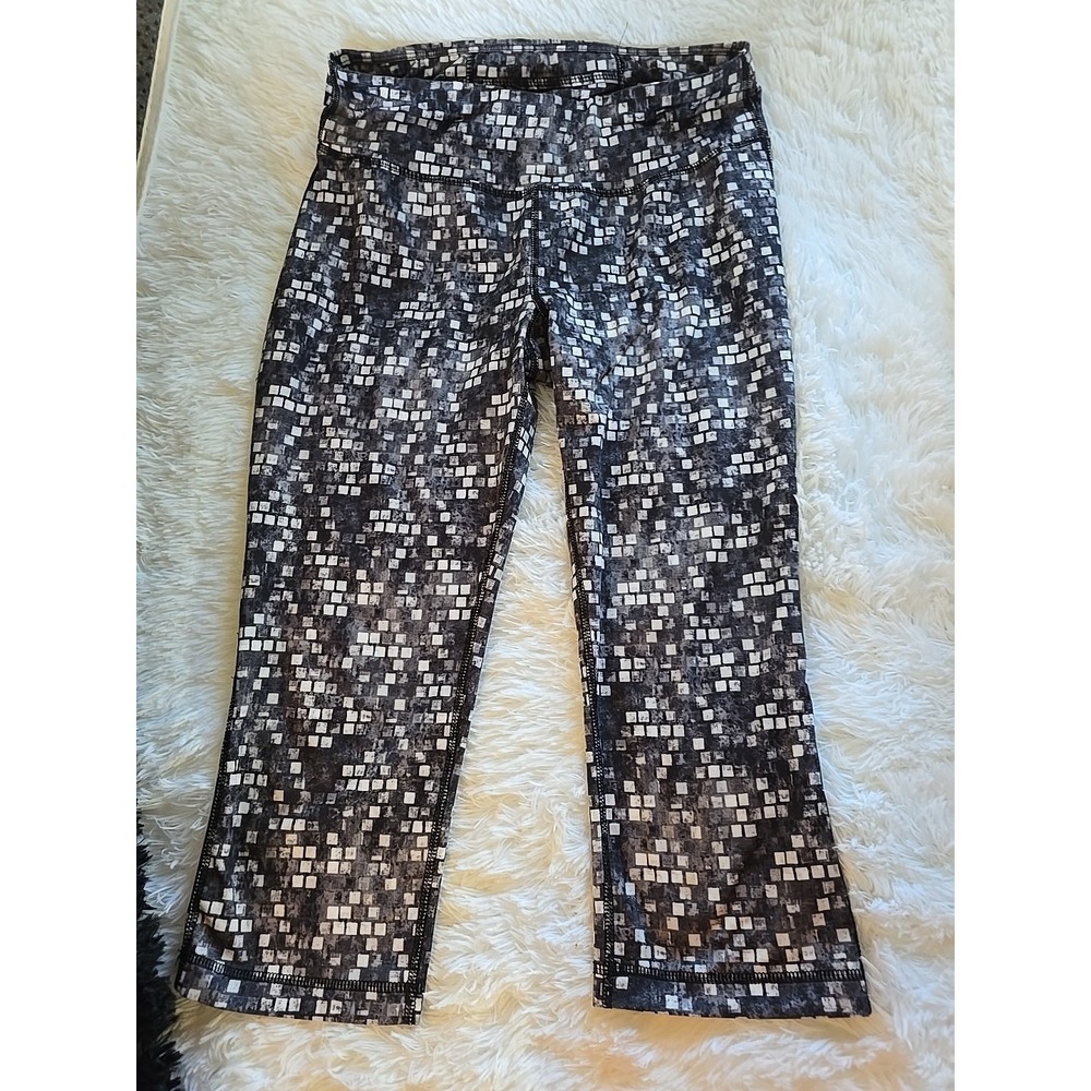Danskin Now‎  Cropped Leggings Womens Size S Yoga Workout Gym Black White